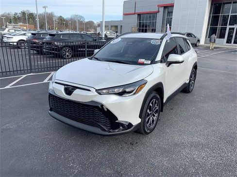 Used 2024 Toyota Corolla Cross SE image 4