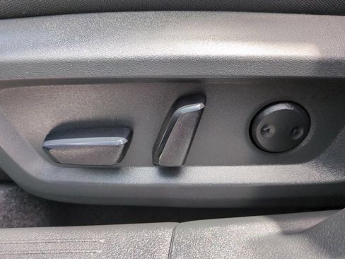 Certified 2026 Nissan Rogue SV FWD image 33