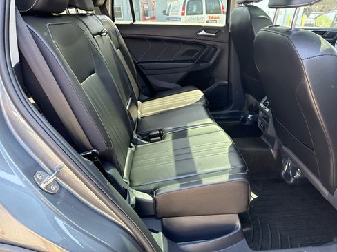 Used 2024 Volkswagen Tiguan SE w/ Panoramic Sunroof Package AWD/4WD image 14