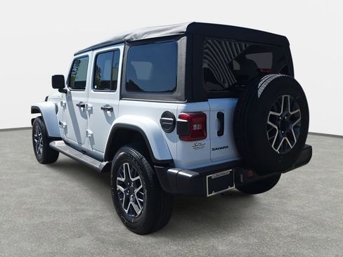 New 2026 Jeep Wrangler Unlimited Sahara AWD/4WD image 7