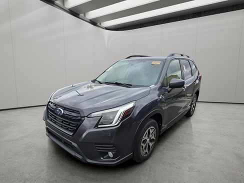 Used 2022 Subaru Forester Premium AWD/4WD image 2