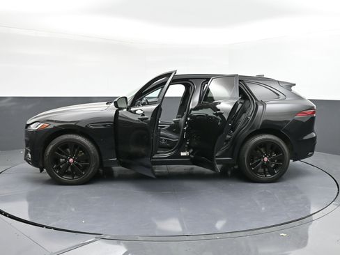 Used 2022 Jaguar F-PACE S image 43