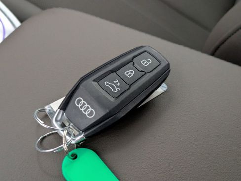 Used 2025 Audi Q5 Premium Plus w/ Premium Plus image 31