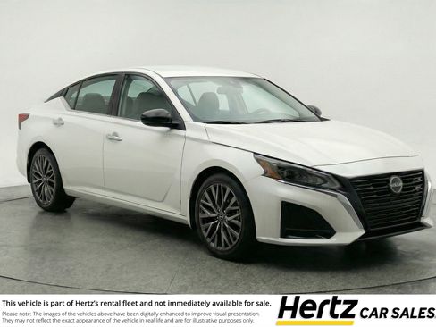 Used 2025 Nissan Altima 2.5 SV image 1