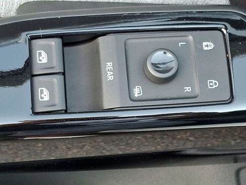 Certified 2023 Volkswagen ID.4 Pro RWD image 25