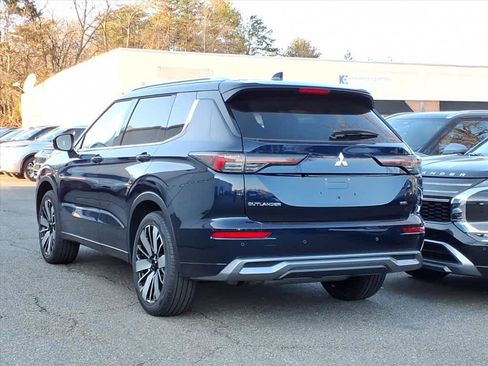 New 2026 Mitsubishi Outlander SEL image 3