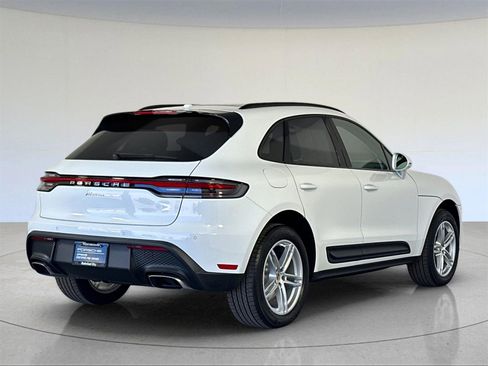 Used 2025 Porsche Macan image 8
