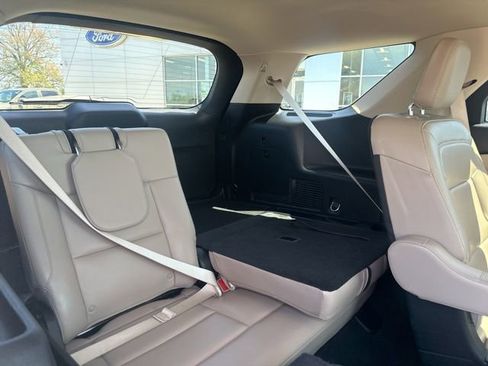 Used 2021 Ford Explorer XLT w/ Equipment Group 202A image 12