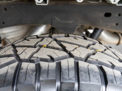 Used 2024 Chevrolet Silverado 2500 LT image 31