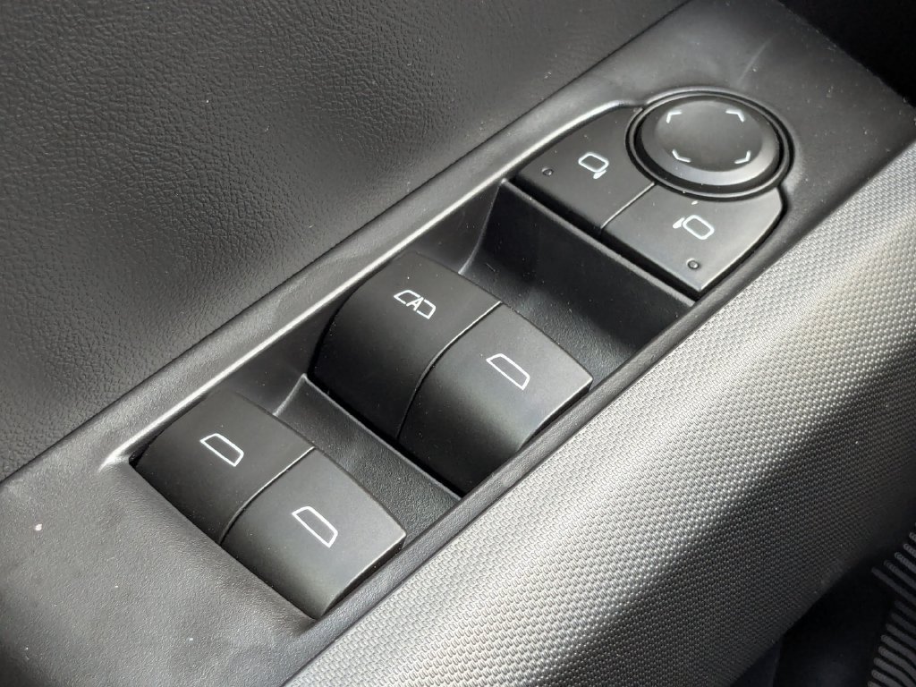 Used 2026 Chevrolet Colorado LT AWD/4WD image 27