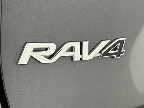 Used 2025 Toyota RAV4 LE AWD/4WD image 28