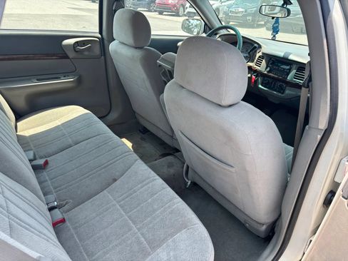 Used 2003 Chevrolet Impala FWD image 16