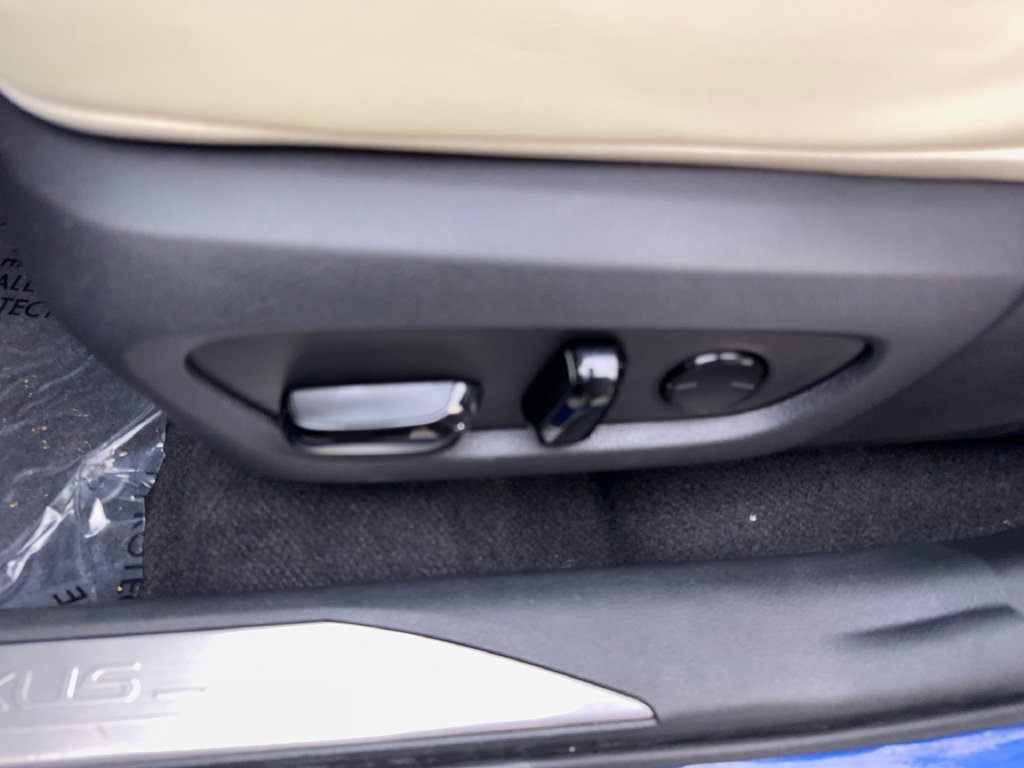 Used 2023 Lexus NX 250 FWD w/ Towing Package (2000 Lbs) image 32