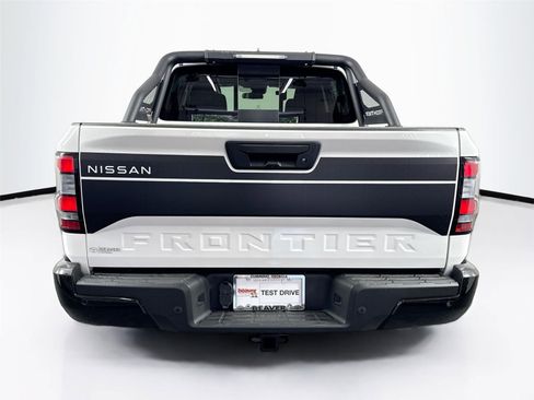 Used 2024 Nissan Frontier SV w/ Hardbody Edition AWD/4WD image 11