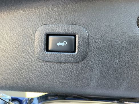 Used 2019 INFINITI QX80 Luxe image 32