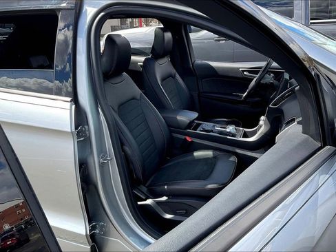 Used 2023 Ford Edge ST-Line w/ Class II Trailer Tow Package AWD/4WD image 6