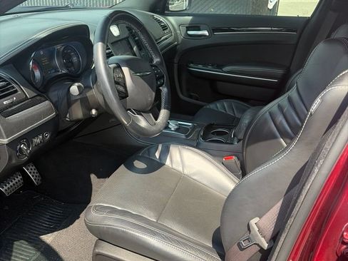 Used 2023 Chrysler 300 C RWD image 8