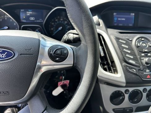 Used 2014 Ford Focus SE w/ SE Sport Package FWD image 28