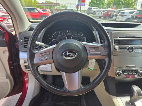 Used 2011 Subaru Outback 2.5i Premium w/ All-Weather Pkg AWD/4WD image 6