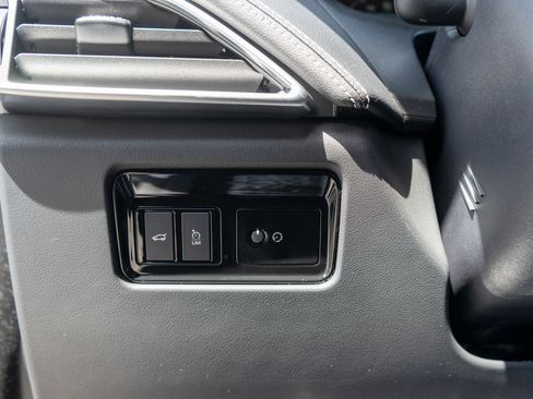 Used 2019 Jaguar F-PACE S AWD/4WD image 16