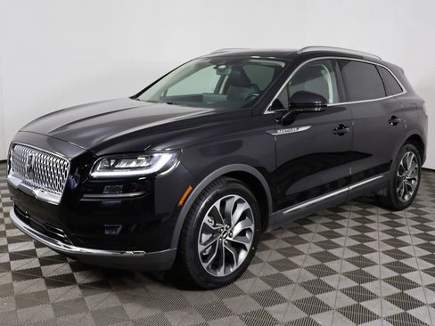 Used 2023 Lincoln Nautilus Reserve AWD/4WD image 9