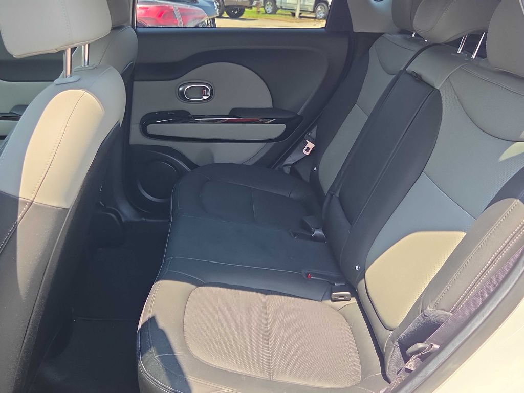 Used 2019 Kia Soul + w/ Primo Package FWD image 10
