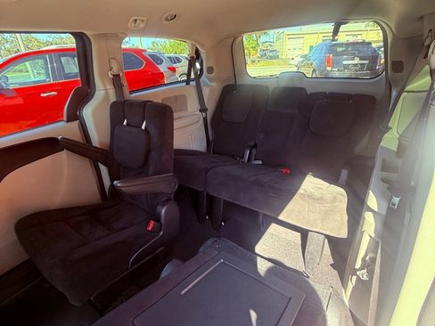 Used 2016 Dodge Grand Caravan SE w/ Quick Order Package 29E SE image 10