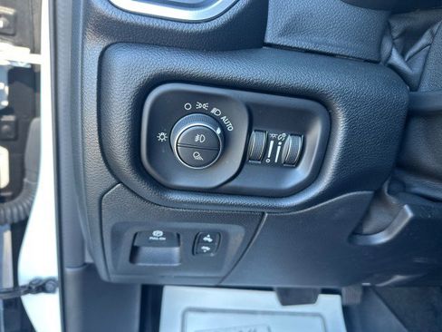 Used 2022 RAM 1500 Laramie w/ Sport Appearance Package image 13