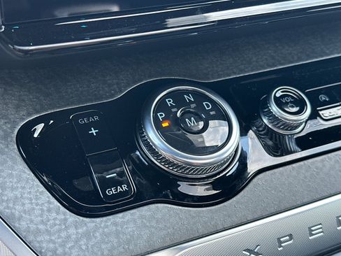 New 2026 Ford Expedition Tremor image 25