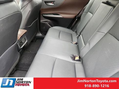 Used 2023 Toyota Venza Limited image 33
