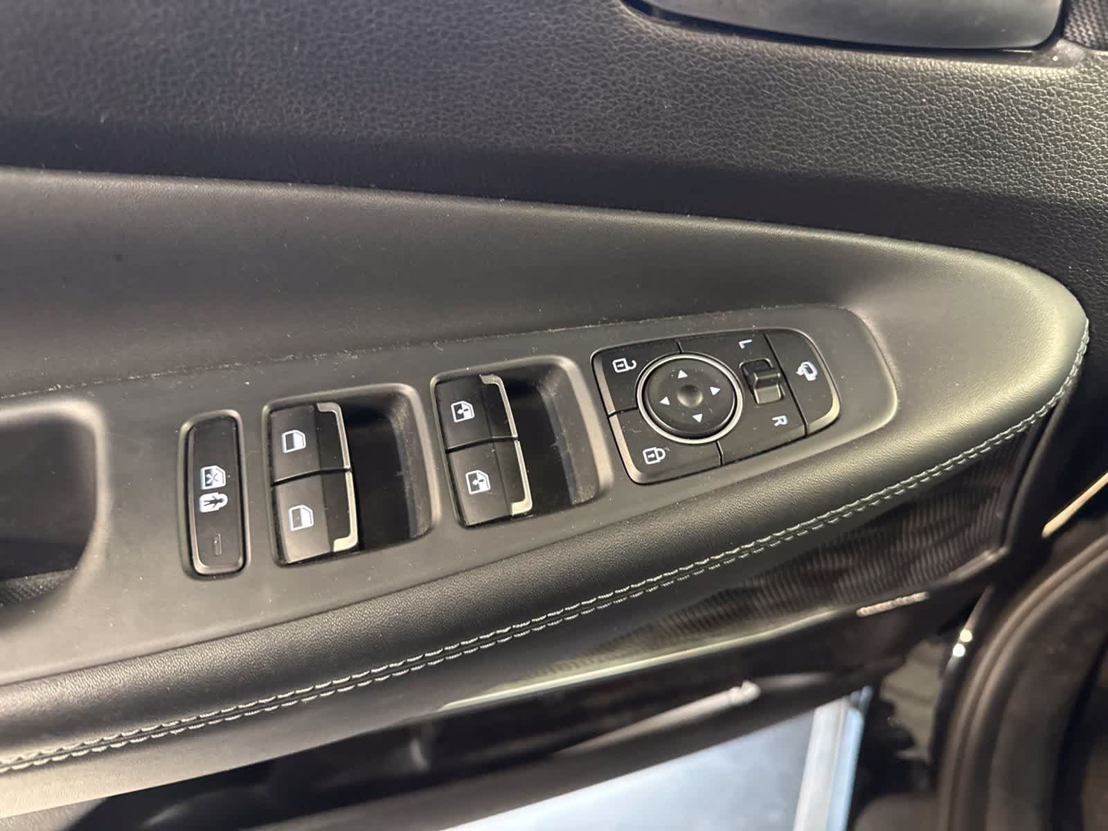 Used 2023 Hyundai Santa Fe Limited FWD image 19