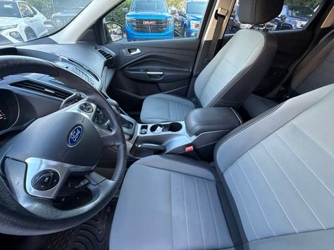 Used 2016 Ford Escape SE FWD image 17