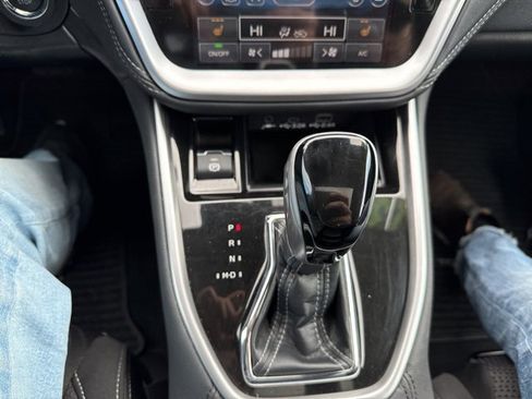 Used 2023 Subaru Outback Premium image 22