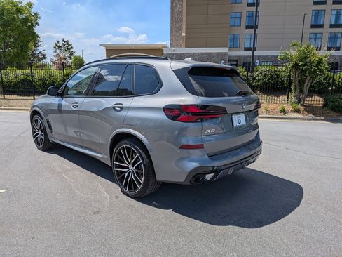 New 2026 BMW X5 xDrive40i w/ M Sport Package AWD/4WD image 5
