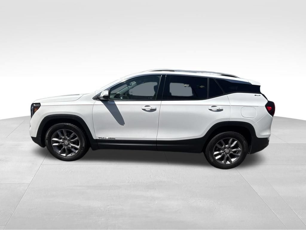 Used 2023 GMC Terrain SLT FWD image 3