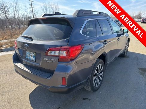 Used 2017 Subaru Outback 3.6R Limited image 3