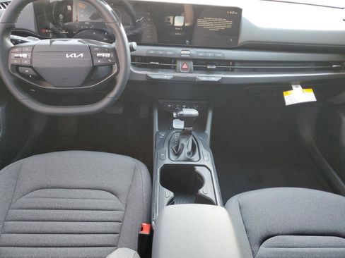 New 2025 Kia K4 EX image 24