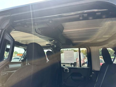 Used 2023 Jeep Wrangler Unlimited Sport AWD/4WD image 32