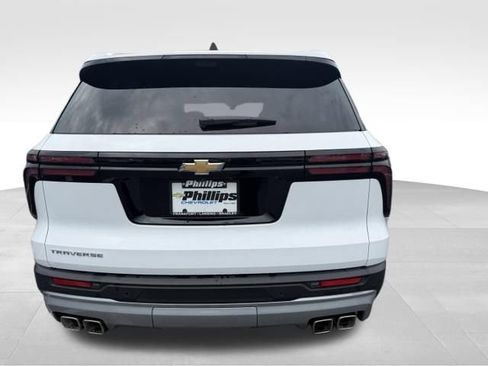 Used 2026 Chevrolet Traverse LT w/ Driver Confidence Package FWD image 11
