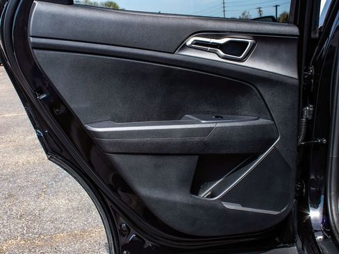 Used 2026 Kia Sportage LX image 11