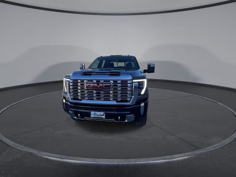 Used 2025 GMC Sierra 3500 Denali w/ Technology Package image 3