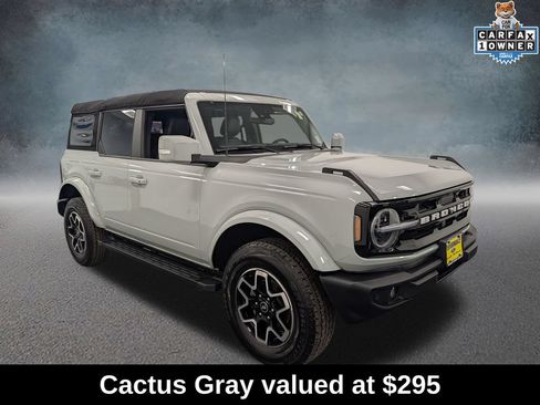 Used 2024 Ford Bronco Outer Banks AWD/4WD image 3