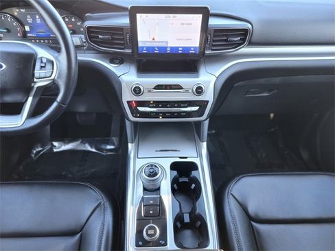 Certified 2022 Ford Explorer XLT w/ Equipment Group 202A image 14