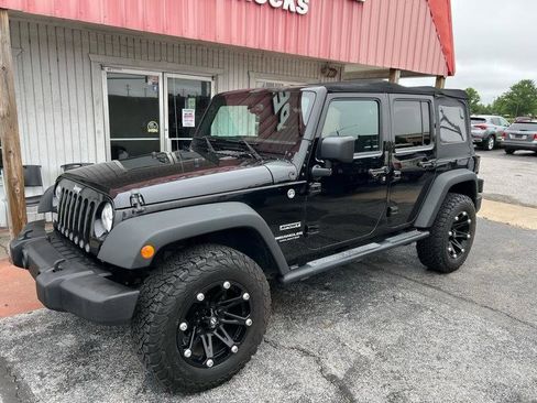 Used 2015 Jeep Wrangler Unlimited Sport w/ Quick Order Package 24S AWD/4WD image 11