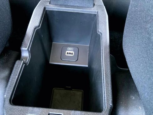 Used 2016 Jeep Renegade Latitude FWD image 33