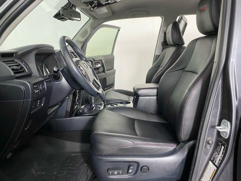Used 2020 Toyota 4Runner Venture AWD/4WD image 23