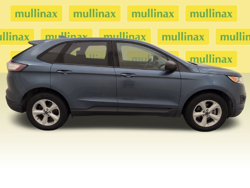Used 2018 Ford Edge SE FWD image 2