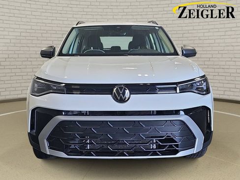 Used 2025 Volkswagen Taos S AWD/4WD image 2