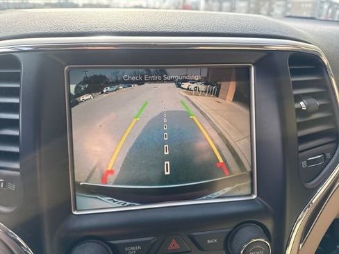 Used 2015 Jeep Grand Cherokee Limited image 16