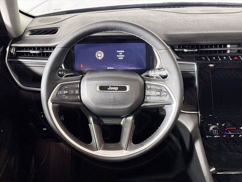 Certified 2023 Jeep Grand Cherokee Laredo w/ Luxury Tech Group I AWD/4WD image 14